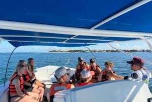 Private sunset cruise and snorkeling by Isla Mujeres Bay