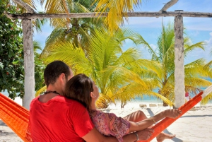 Isla Mujeres: Catamarán con Barra Libre, Snorkel y Comida