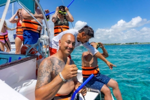 Isla Mujeres: Snorkeling Tour with Open Bar