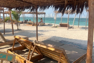 Club de playa Isla Tierra Bomba: Pase de un día con comida típica