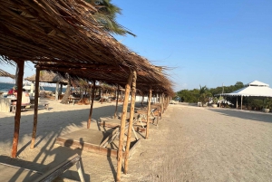 Club de playa Isla Tierra Bomba: Pase de un día con comida típica