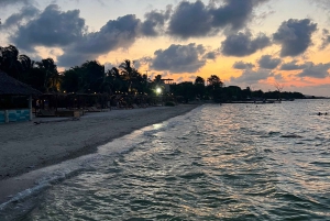 Club de playa Isla Tierra Bomba: Pase de un día con comida típica