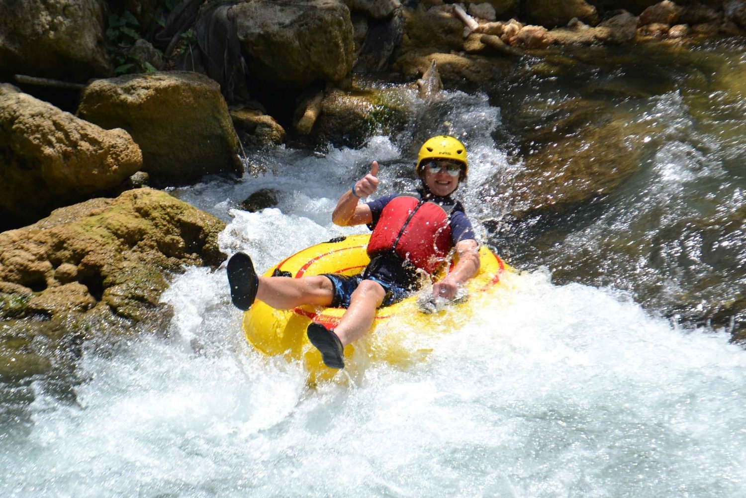 Ocho Ríos: Jungle River Tubing y Bamboo Beach Club