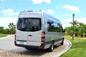 Los Cabos: Roundtrip Airport to Cabo San Lucas Shared Van