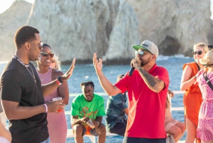 Los Cabos: Sunset Dinner Cruise with Transportation