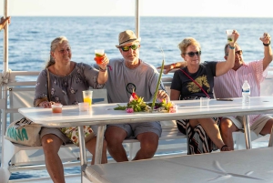 Los Cabos: Sunset Dinner Cruise with Transportation