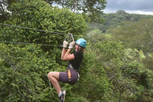 Manuel Antonio: Canopy Tour con tirolinas y puentes colgantes