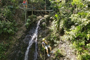 Manuel Antonio: Excursión en tirolina con jardín de mariposas