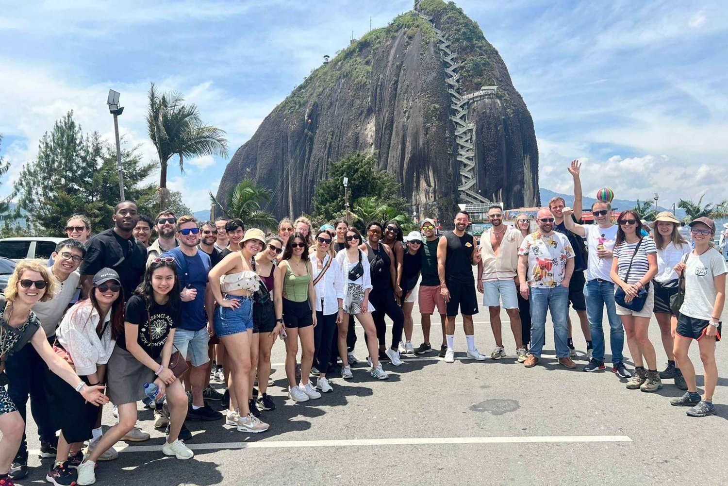 Medellin: Guatapé Tour, Lunch, Cruise, & Piedra del Peñol