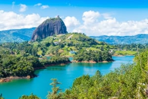Medellín: Private Guatapé Tour w/ Breakfast, Lunch & Cruise