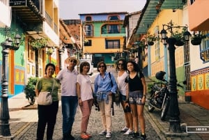 Medellín: Private Guatapé Tour w/ Breakfast, Lunch & Cruise
