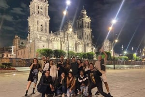 Mexico: Historic Center Nightlife Tour with Drinks