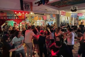 Mexico: Historic Center Nightlife Tour with Drinks