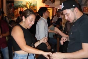 Mexico: Historic Center Nightlife Tour with Drinks