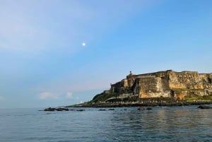 San Juan: Crucero al atardecer por el Viejo San Juan con bebidas y traslado