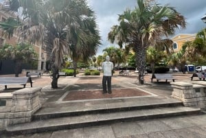 Old San Juan: Walking Tour with Shopping and Hotel Transfer