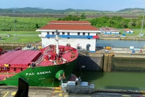 Panama City: Historic District and Canal Tour with Transfer