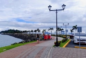 Panama City: Historic District and Canal Tour with Transfer