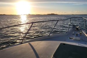 • Party Boat San Juan Sunset Cruise II | Drink & Snack •