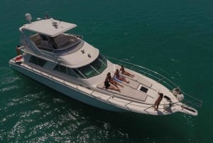 Playa Mujeres: Private Yacht Rental - 4-hour SR55H4