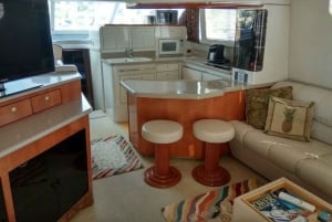 Playa Mujeres: Private Yacht Rental - 4-hour SR55H4