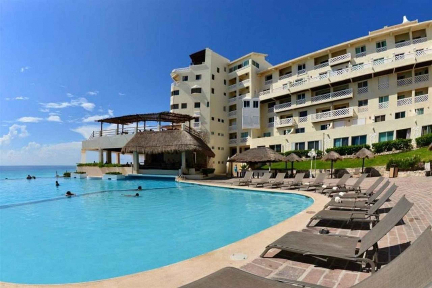 Private Shuttle CUN Airport to Cancun Plaza Condo Hotel