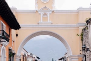 Tour privado con joyas históricas y emociones en quad en Antigua