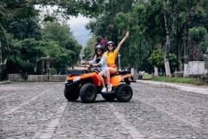 Tour privado con joyas históricas y emociones en quad en Antigua