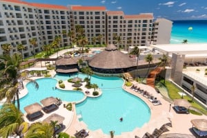 Traslado Privado de CUN a Emporio Family Suites Cancun