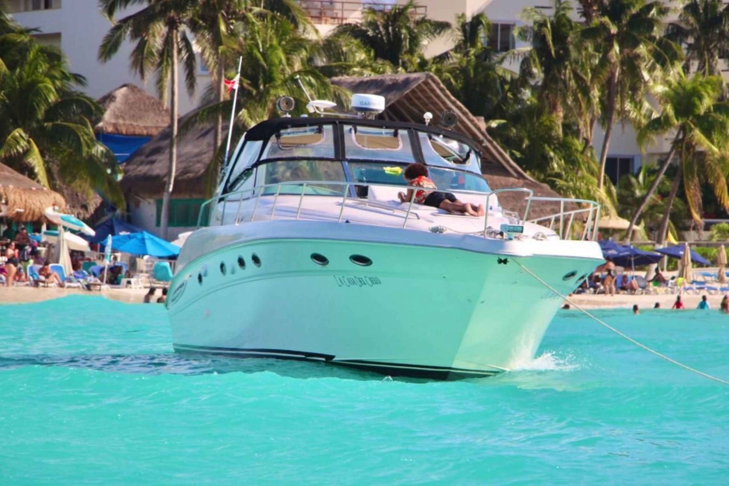 Private yacht in Cancun for maximun 15 people