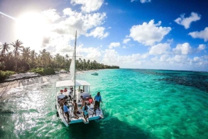 Punta Cana: Catamaran Adventure with Snorkeling and Drinks