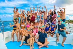 Punta Cana: Catamaran Boat Party with Unlimited Drinks