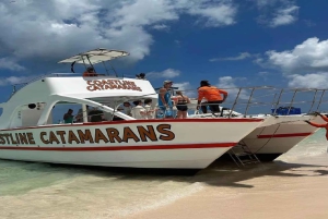 Punta Cana: Catamaran Cruise with Snorkeling & Drinks
