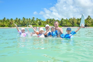 Punta Cana: Catamaran Family Tour