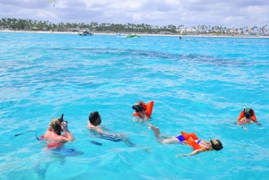 Punta Cana: Catamaran Tour with Reef Snorkeling and Open Bar