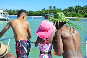 Punta Cana: Catamaran Tour with Reef Snorkeling and Open Bar