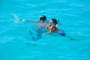 Punta Cana: Catamaran Tour with Reef Snorkeling and Open Bar