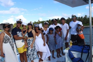 Punta Cana: Catamaran Tour with Reef Snorkeling and Open Bar