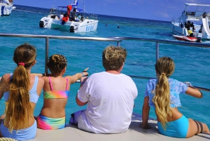 Punta Cana: Catamaran Tour with Reef Snorkeling and Open Bar
