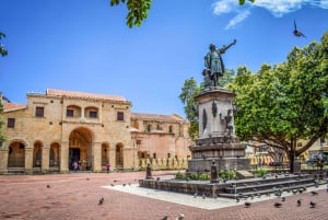 Punta Cana: Santo Domingo Day Trip with Tickets and Lunch