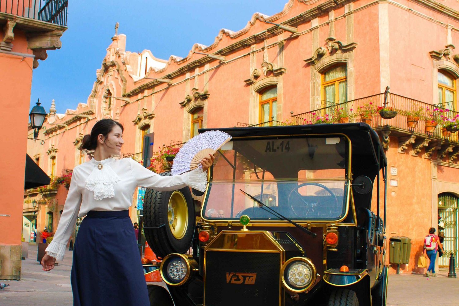 Querétaro: City Tour in a Classic Ford T Vehicle