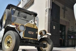 Querétaro: City Tour in a Classic Ford T Vehicle