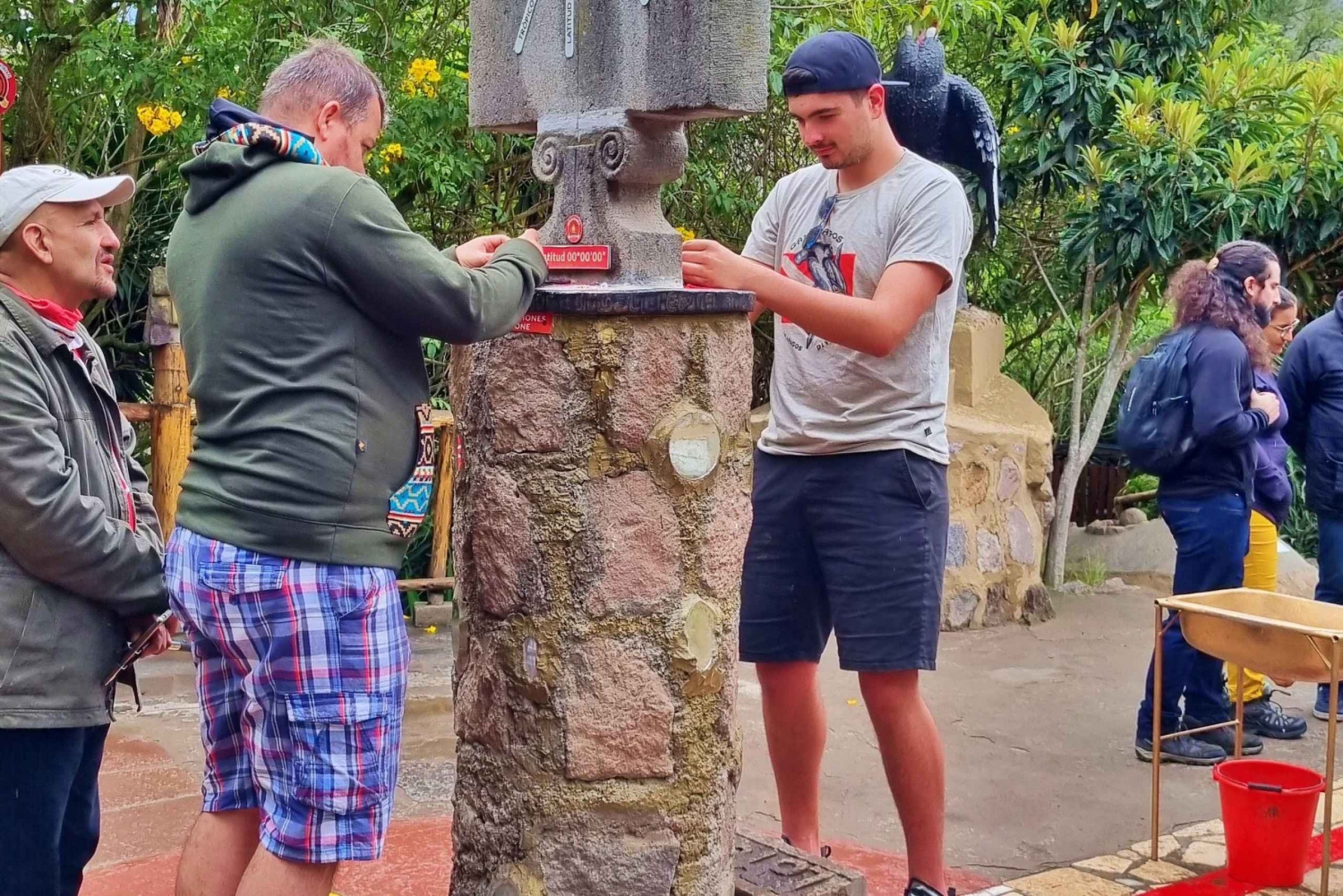 Quito día completo: Teleférico + Mitad del Mundo + Centro Histórico