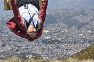 Quito: Teleferico, Old Town, and Intiñan Museum Private Tour