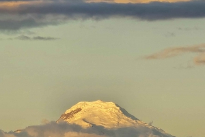 Quito: Teleferico, Old Town, and Intiñan Museum Private Tour