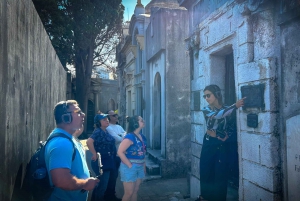 El divertido audioguía del Cementerio que odiarán los historiadores