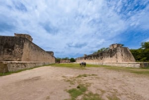 Riviera Maya/Cancun: Chichén Itzá, Valladolid & Cenote Tour