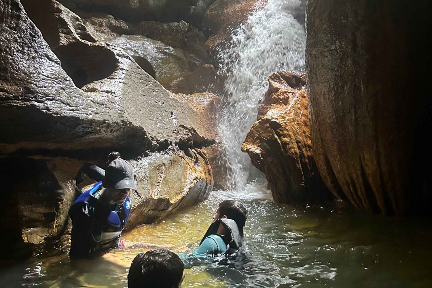 San Juan: Cueva de Arenales, Charco Azul y Cascadas Ocultas