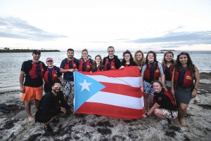 San Juan: Aventura nocturna en kayak por la bahía bioluminiscente