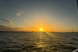 San Juan: Crucero al atardecer por el Viejo San Juan con bebidas y traslado